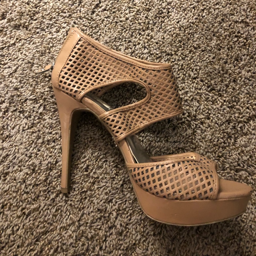 Simply Vera, Vera Wang heels